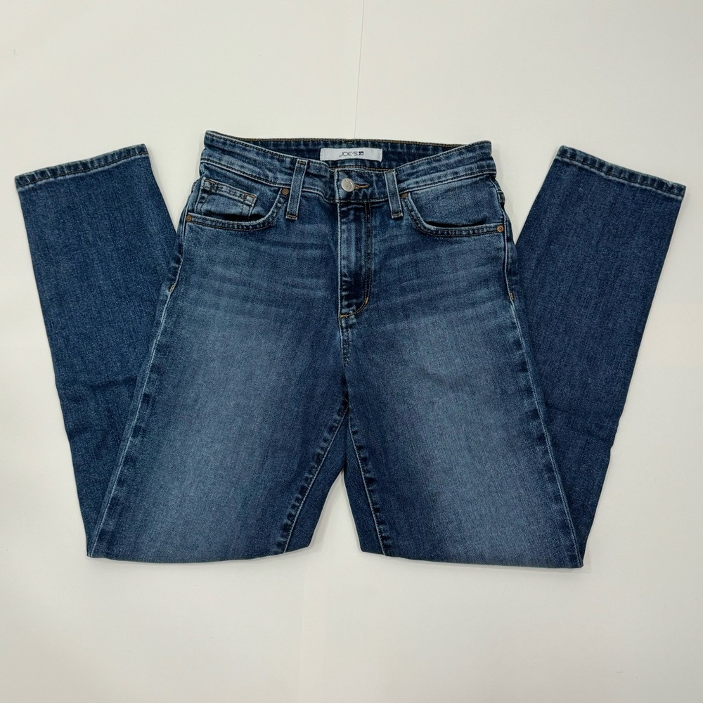 JOE’S STRAIGHT LEG DENIM